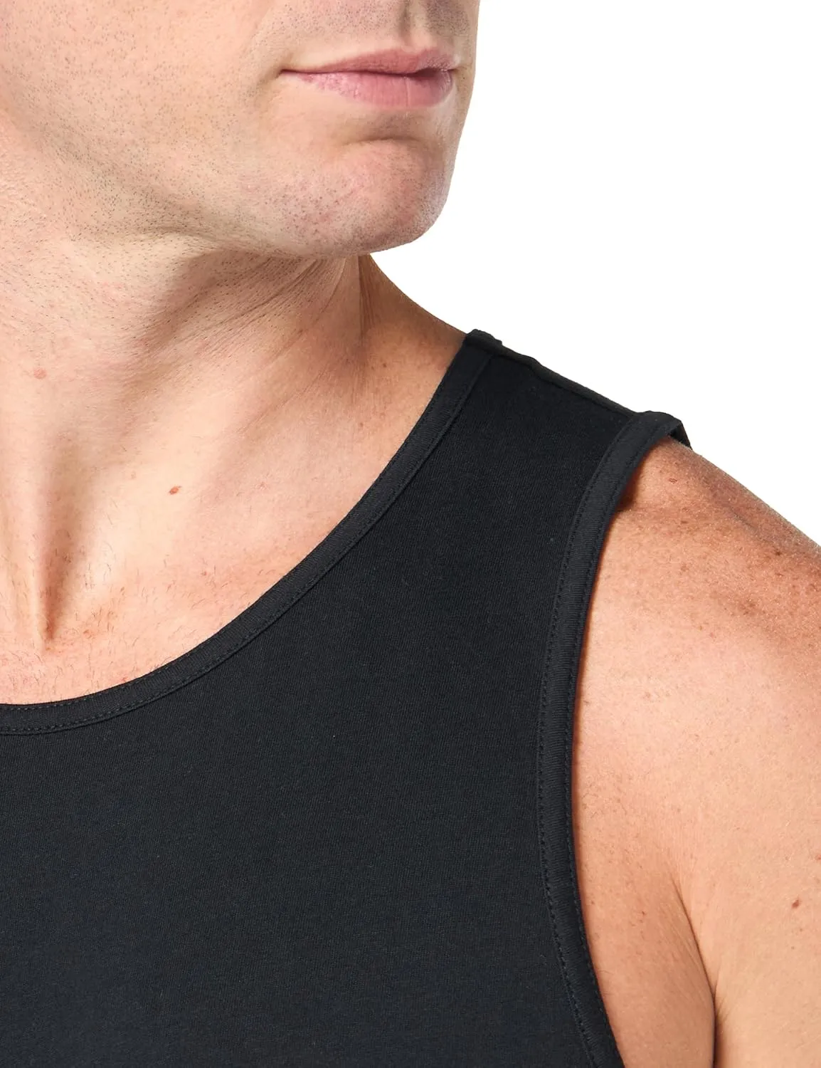 Amazon Essentials Men's Tank Top, Regular-Fit Undershirt