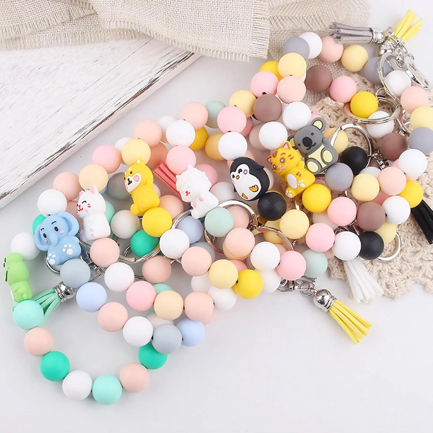 Animals Beaded Silicone Bracelet Wristlet Keychain, Cat Dog Elephant Lamb Tiger Penguin Koala Frog Bangle Keyring for Women