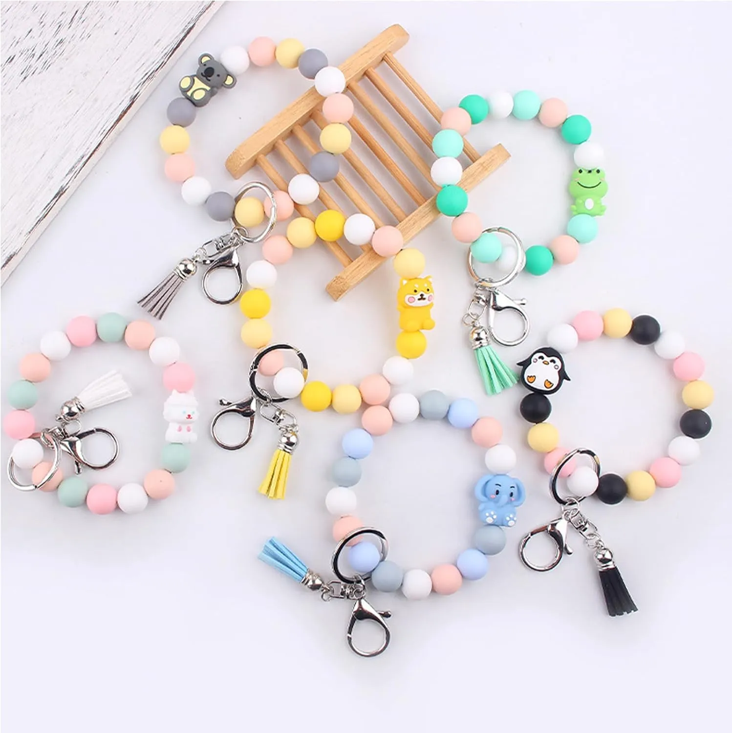 Animals Beaded Silicone Bracelet Wristlet Keychain, Cat Dog Elephant Lamb Tiger Penguin Koala Frog Bangle Keyring for Women