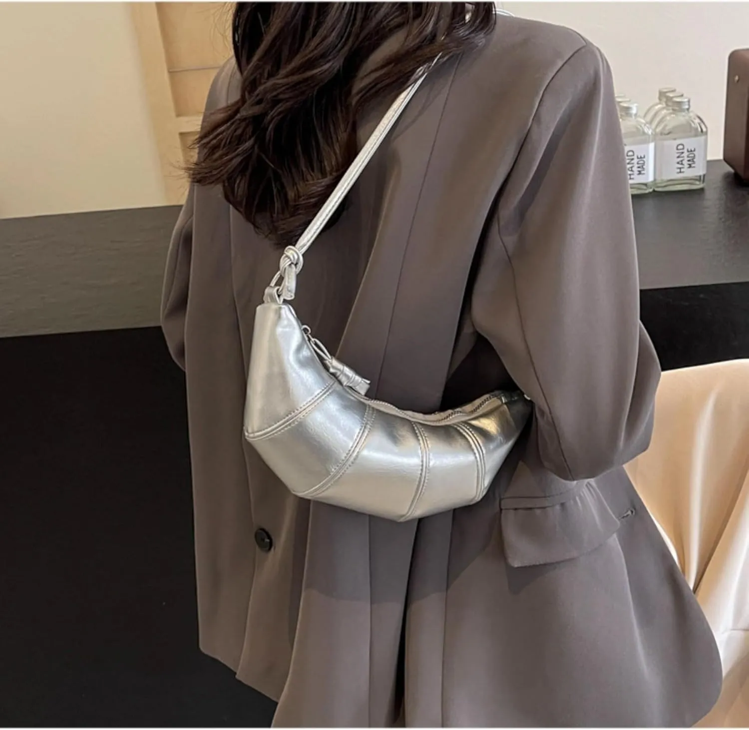 Small Dumpling Hobo Crossbody Bag for Women Trendy Croissant Shape Shoulder Bag Pu Leather Handbag Satchel Purse Totes