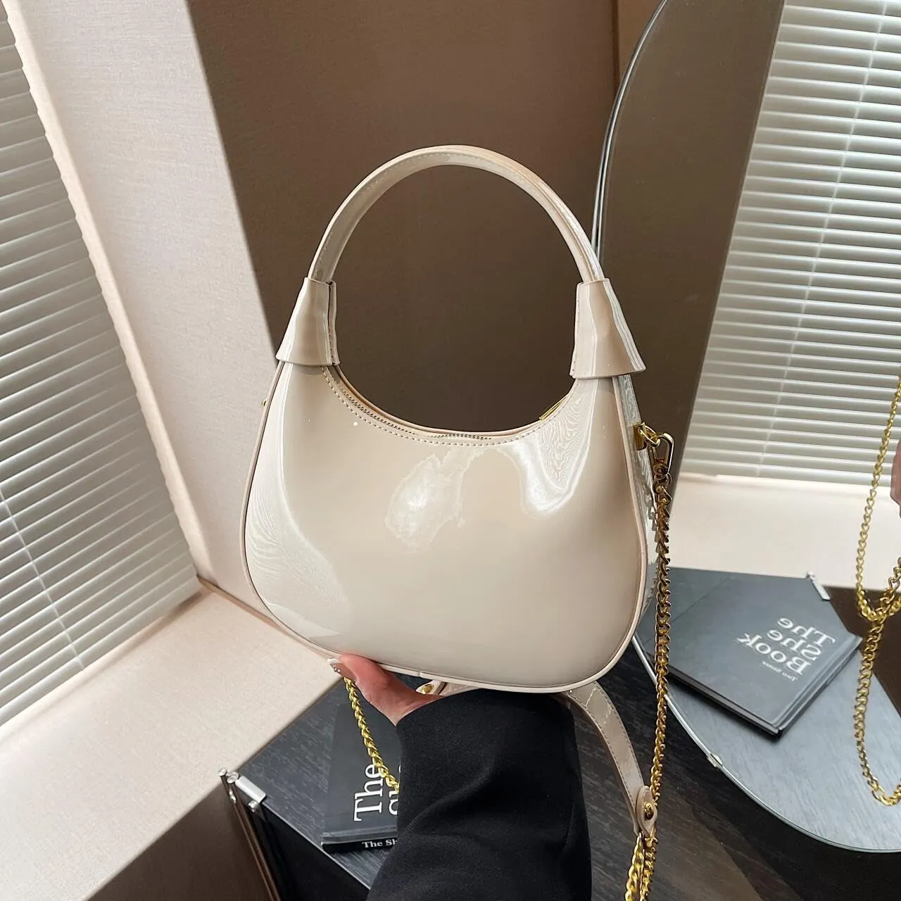 Trendy Patent Leather Hobos Handbag Purse for Women Shoulder Crossbody Bag Retro Totes with Removable Strap